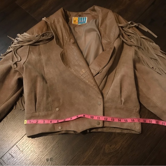 G-III VINTAGE tan leather fringe jacket - Picture 13 of 14